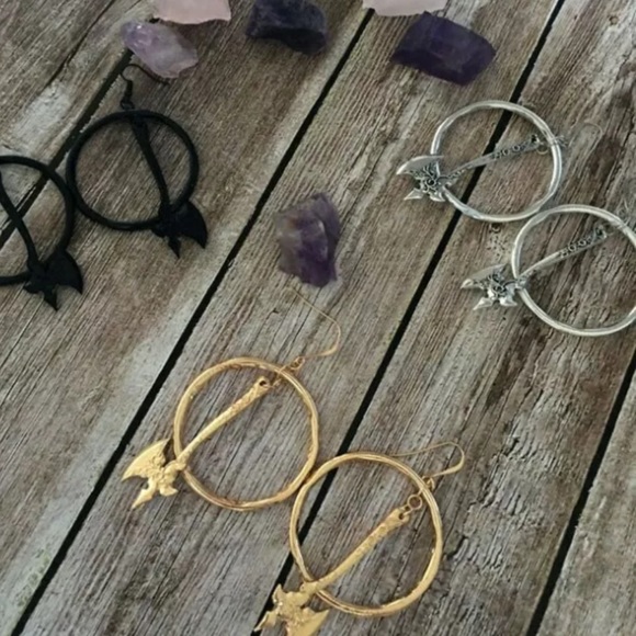 NIP Silver Hoop With Dangling Axe Earrings - Picture 4 of 10